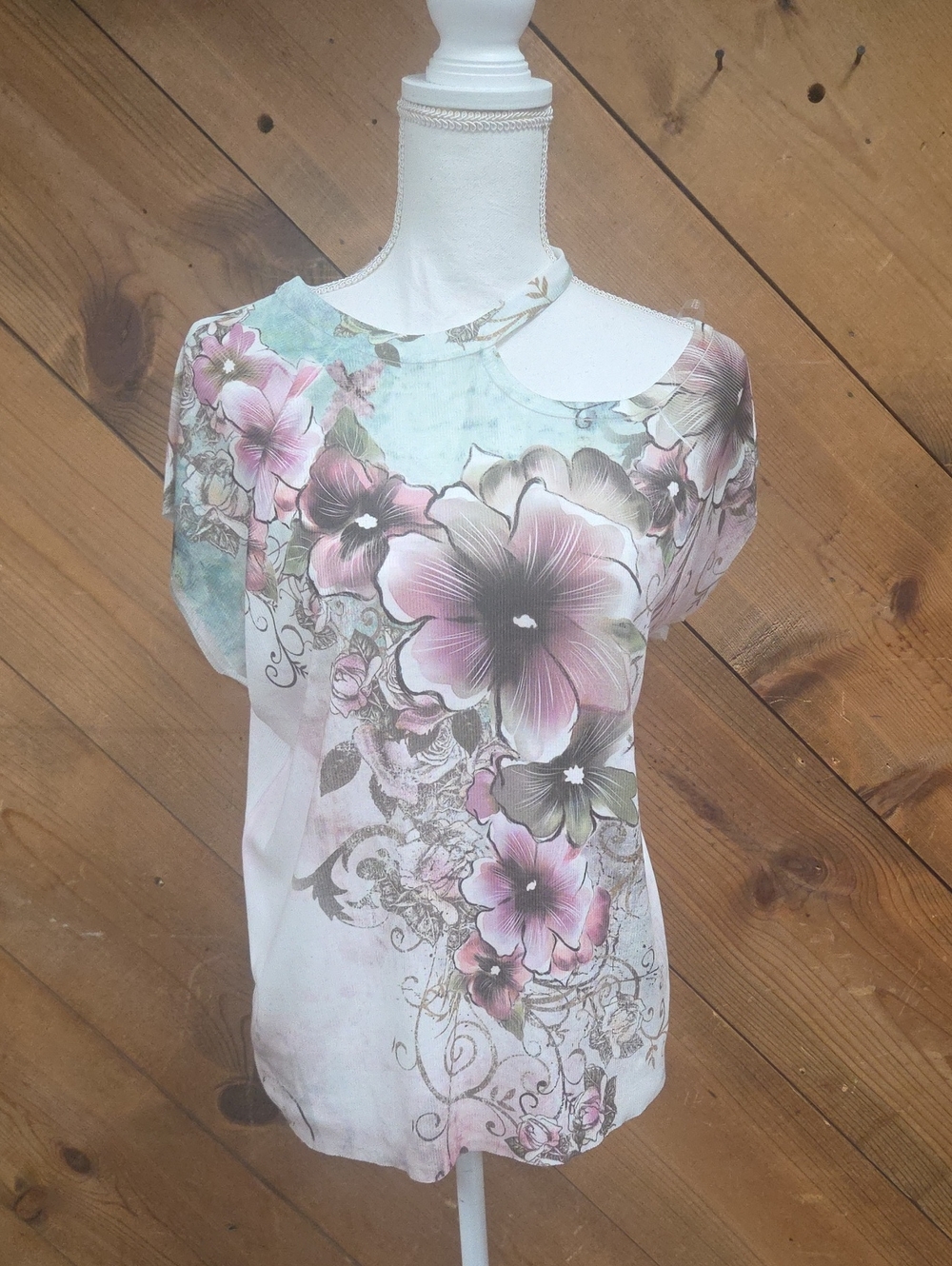 NWT Southern THREADS shirt Small